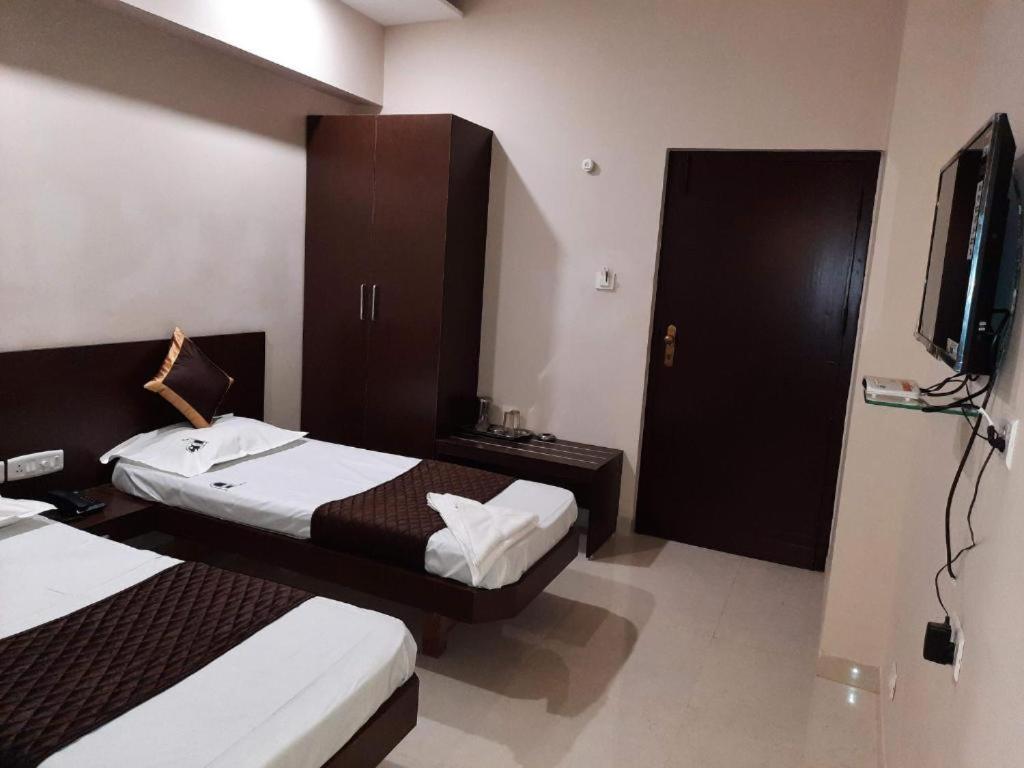 Hotel Aiba Regency Coimbatore Esterno foto